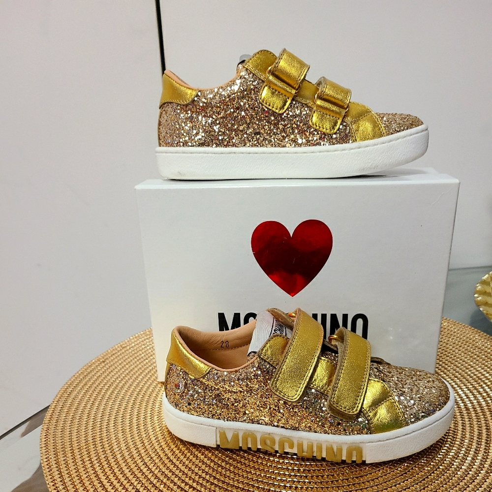 Girls sneakers